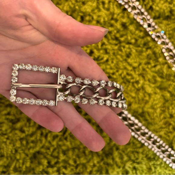 Gorgeous vintage 1980’s YSL rhinestone chain belt - Picture 8 of 8